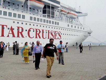 ແຂກທ່ອງທ່ຽງສາກົນມາຫວຽດນາມ ໃນເດືອນ 4 ເພີ່ມຂຶ້ນສູງ